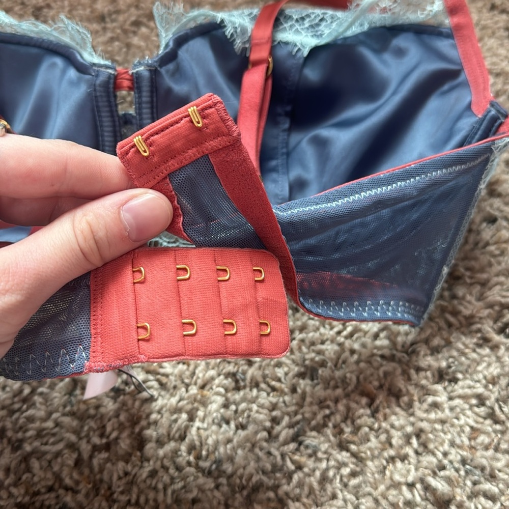 Victoria’s Secret Bra Bundle - Picture 10 of 12